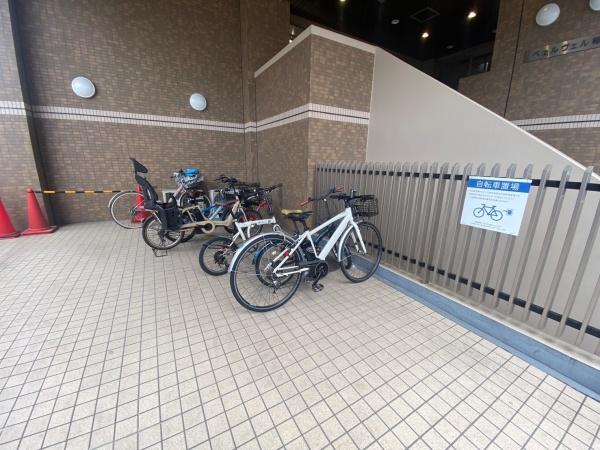 稲城市東長沼のマンション