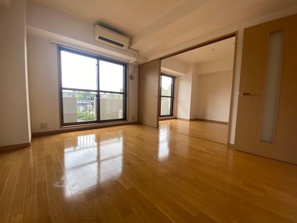 稲城市東長沼のマンション