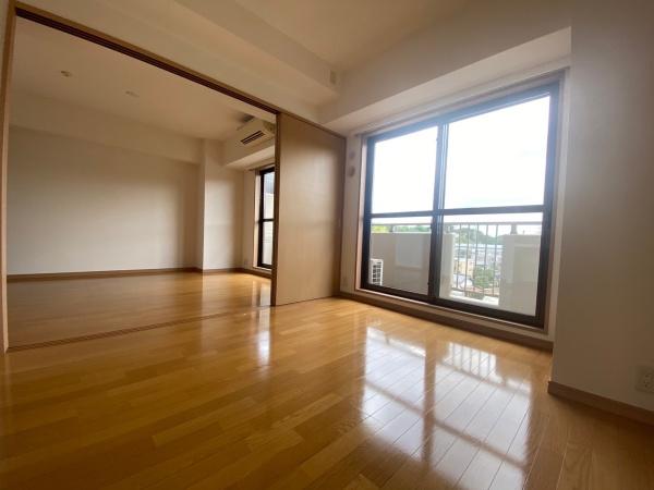 稲城市東長沼のマンション