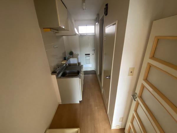 稲城市百村のアパート