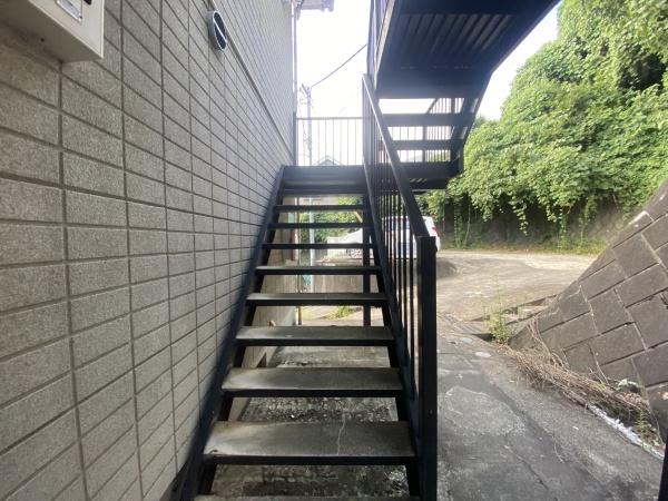 稲城市百村のアパート