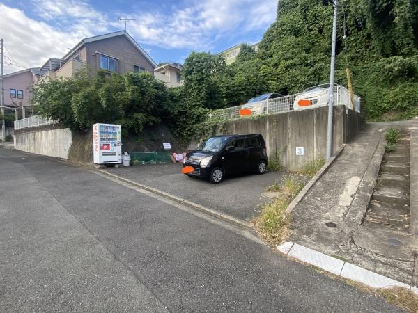 稲城市百村のアパート