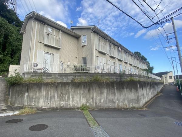 稲城市百村のアパート