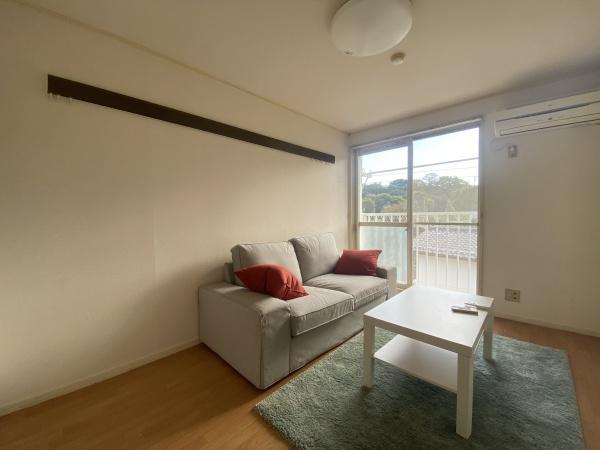 稲城市百村のアパート