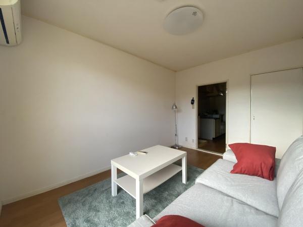 稲城市百村のアパート