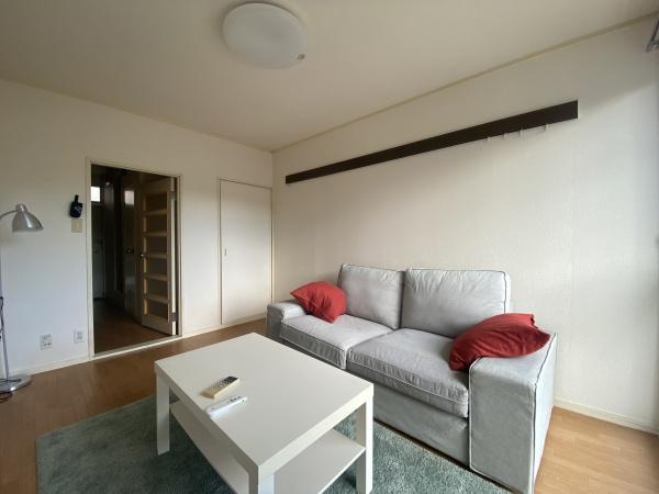 稲城市百村のアパート