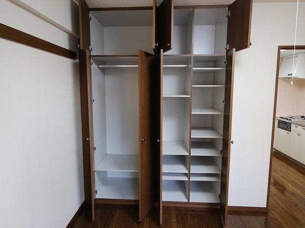 稲城市東長沼のマンション