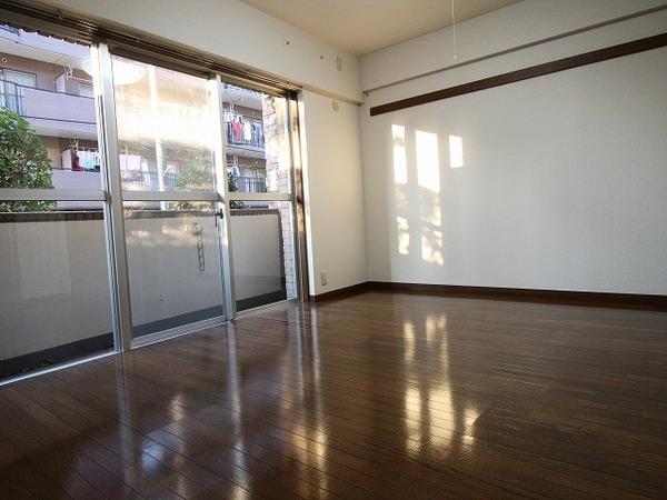 稲城市東長沼のマンション