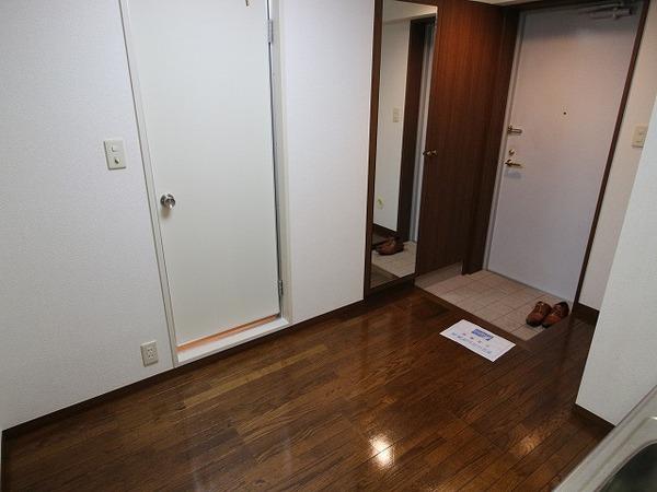 稲城市東長沼のマンション