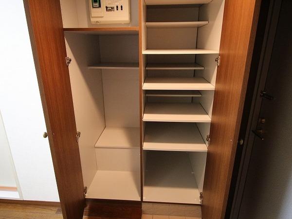 稲城市東長沼のマンション