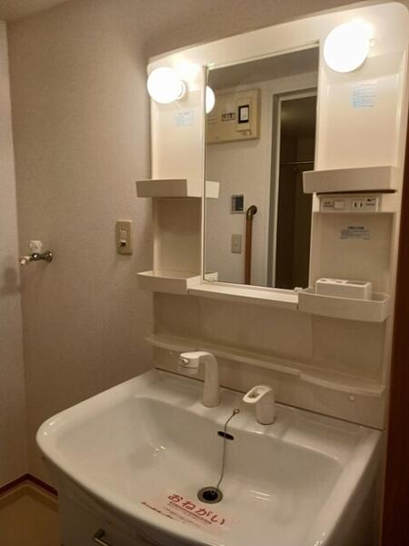 稲城市百村のマンション