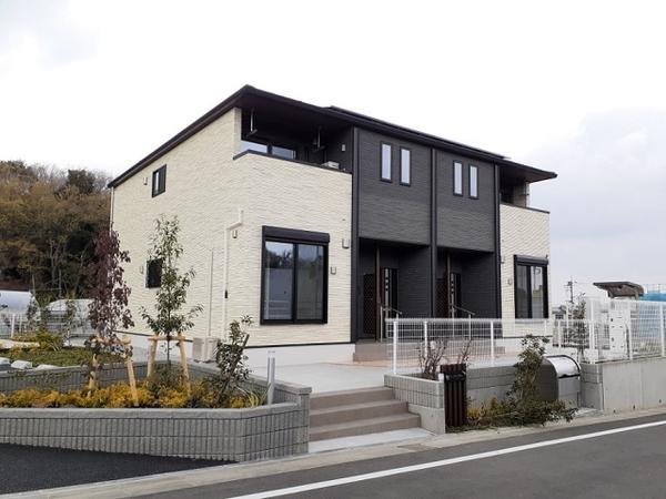 稲城市百村のアパート