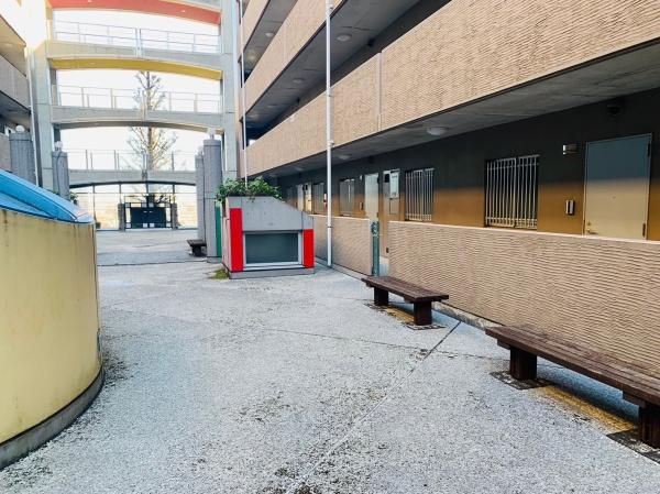 稲城市東長沼のマンション