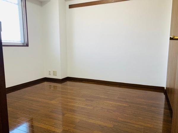 稲城市東長沼のマンション
