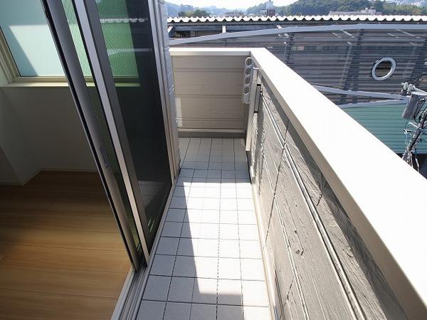 稲城市東長沼のマンション