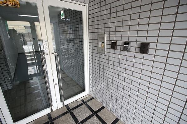 稲城市東長沼のマンション