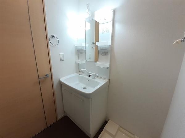稲城市大丸のアパート