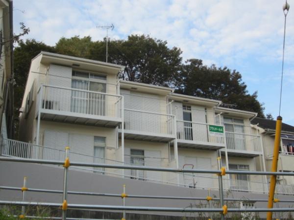 稲城市坂浜のアパート
