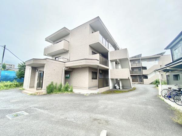 稲城市東長沼のマンション