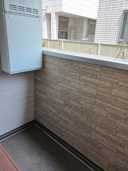 稲城市東長沼のアパート