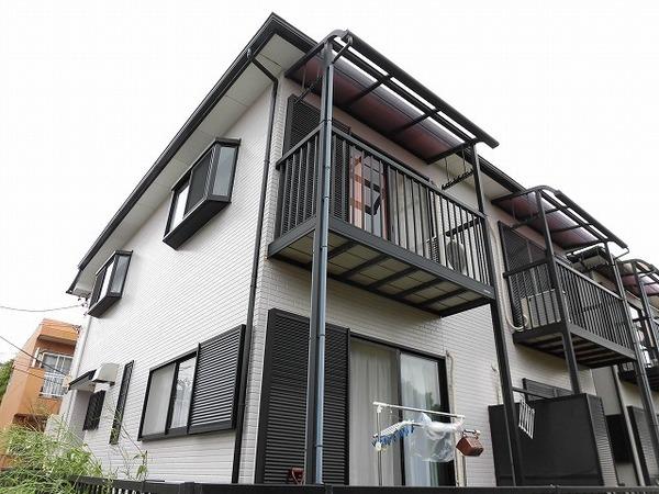 稲城市東長沼のテラスハウス