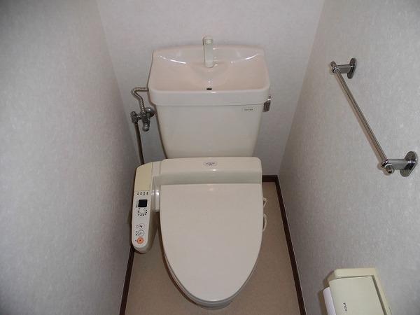 稲城市東長沼のテラスハウス