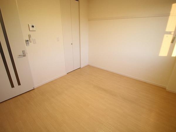 稲城市坂浜のマンション