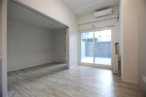 S-RESIDENCE近代美術館前