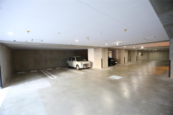 マストライフ南4条(駐車場)