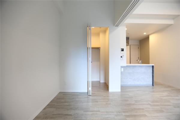 S-RESIDENCE近代美術館前