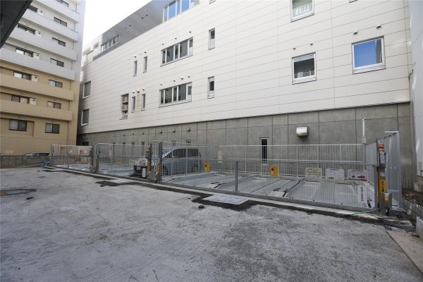 コローレ知事公館前