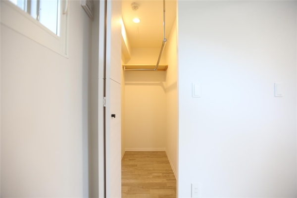 S-RESIDENCE近代美術館前
