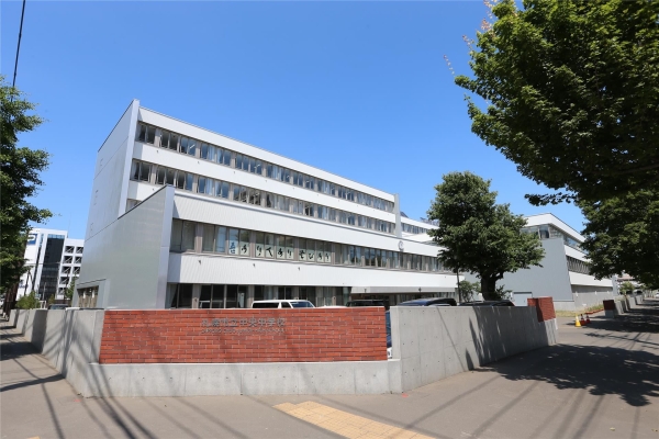 プレミストタワーズ札幌苗穂アクアゲート(札幌市立中央中学校)