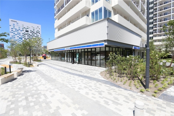 ザ・札幌タワーズウエストタワー(ローソン北６条東二丁目店)