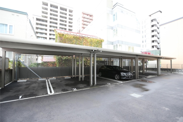 桂和レジデンス裏参道(駐車場)