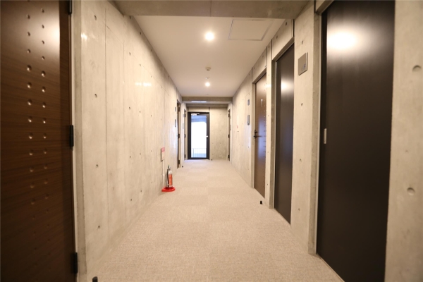 S-RESIDENCE近代美術館前