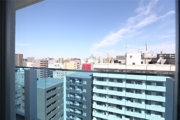 コローレ知事公館前