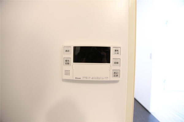 コローレ知事公館前