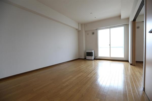 ティアラタワー中島倶楽部(リビング)