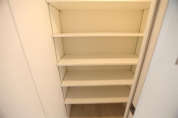 コローレ知事公館前