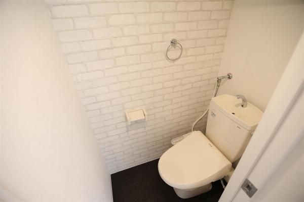 コローレ知事公館前