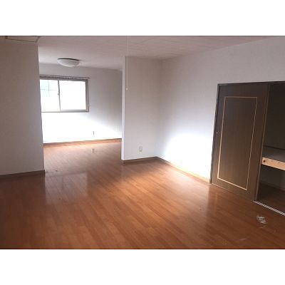 梅ヶ枝町貸家
