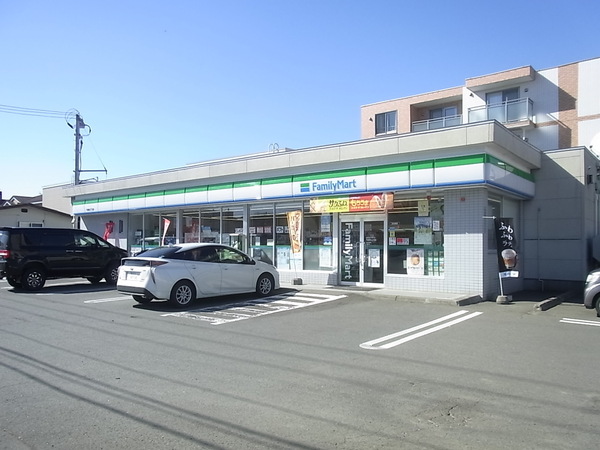 センチュリー春日公園(ファミリーマート千歳春日3丁目店)