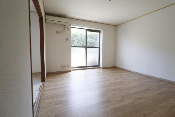 海老名市大谷北４丁目のアパート