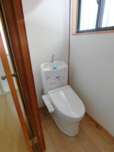 綾瀬市早川貸戸建A10号棟(トイレ)