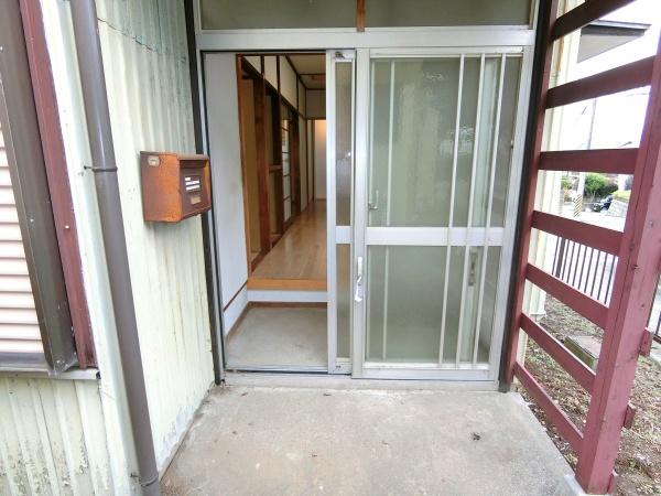 綾瀬市早川貸戸建A10号棟(玄関)