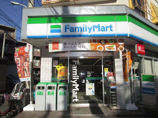 プレール・ドゥーク赤塚(ファミリーマート下赤塚店)
