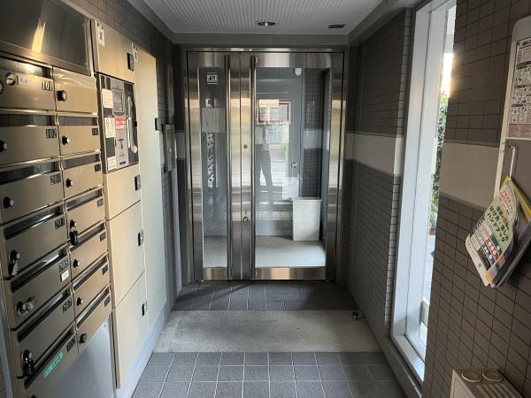 板橋区赤塚2丁目のマンション(エントランス)