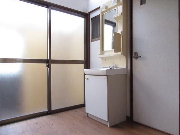 松山町1丁目貸家
