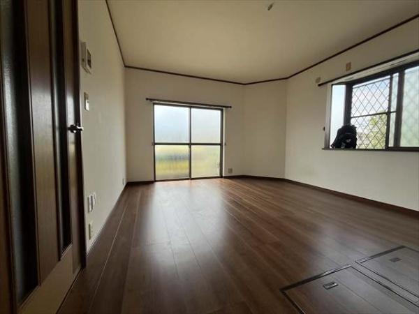 八尾木5丁目ガレージ付き戸建て